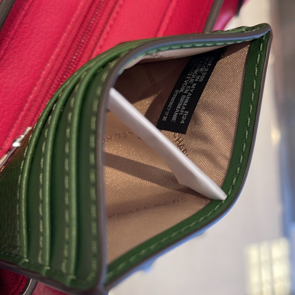 MICHAEL KORS
Large Pebbled Leather Card Holder Case
Fern Green 
NWT - Picture 9 of 16
